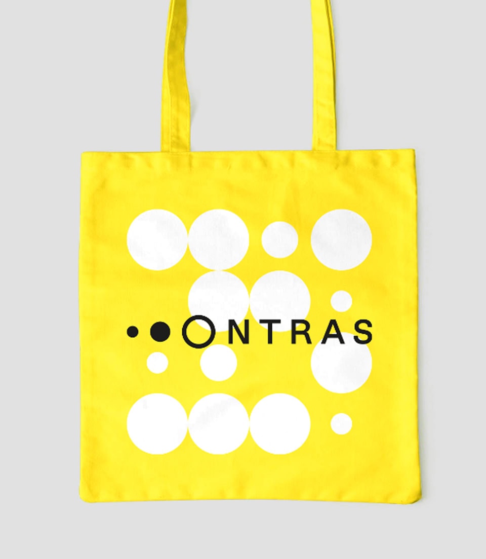 Gelbe Stofftasche mit ONTRAS-Logo im Corporate Design.